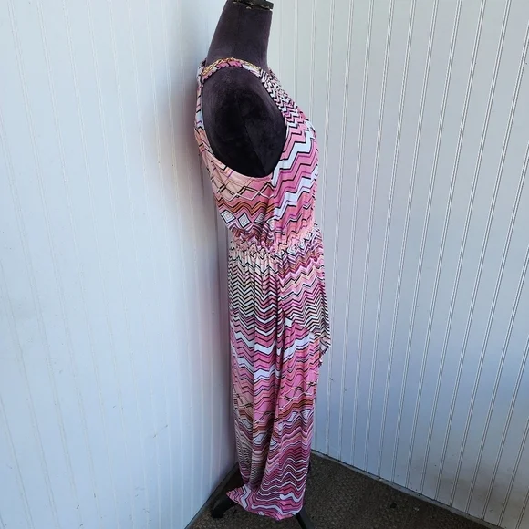 Jennifer Lopez Pink and White High Low Sundress with Sleeveless Halter Neck - Picture 13 of 16